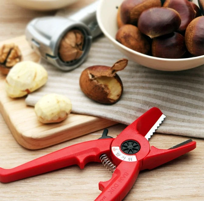 Scissors for chestnut